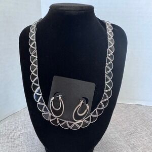 LC Lauren Conrad Silver Tone Geometric Earrings & Unbranded Matching Necklace